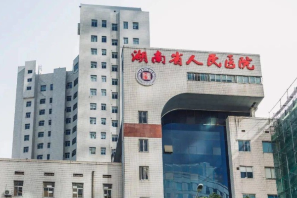 国内代生贵不贵,未见直径4mm以上的卵泡